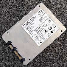 121042 121039 Intel SSD Pro 5400s 240GB SSD 2.5" SATA (SSDSC2BP240G4)